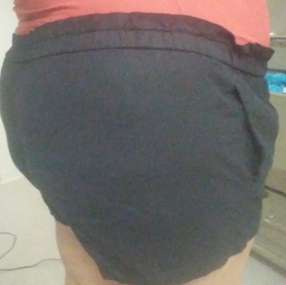 Tie-front pull-on Isabel Maternity shorts - Picture 7 of 8